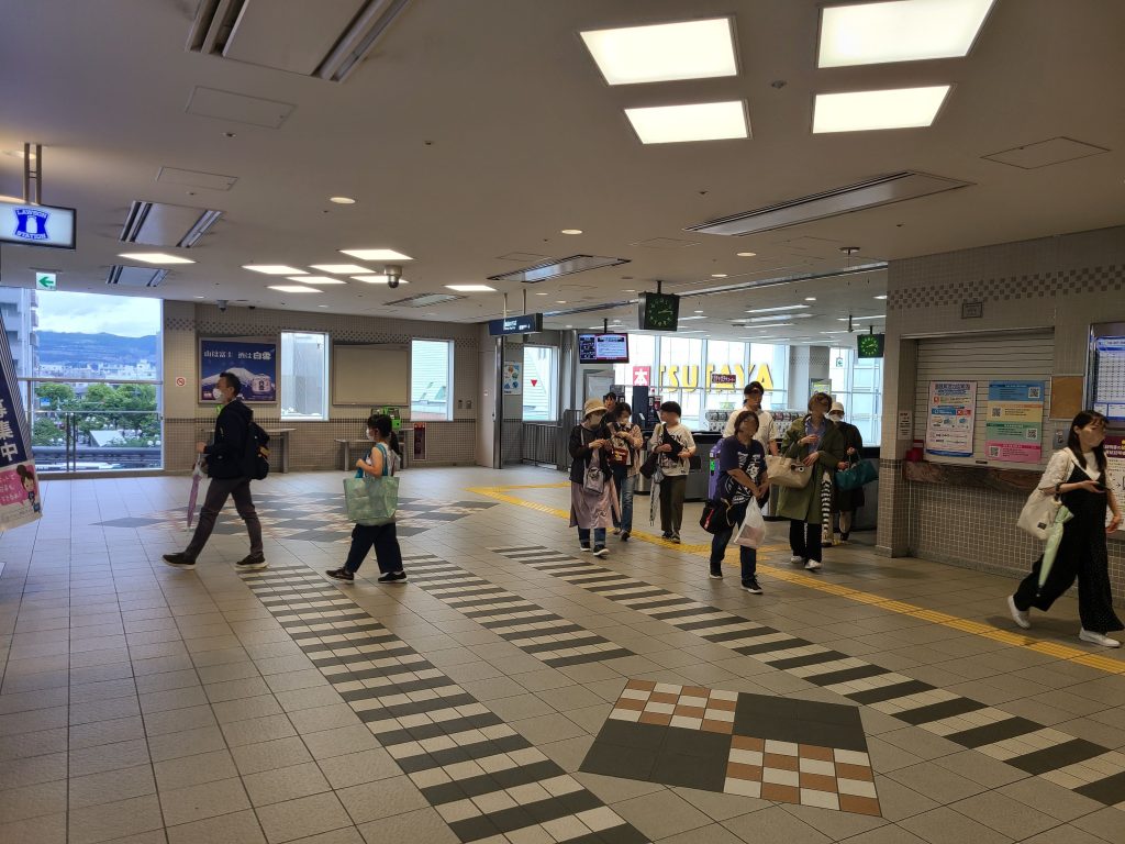 阪急伊丹駅　改札口