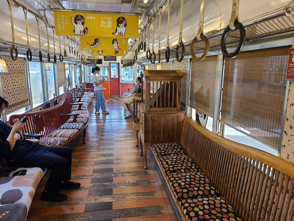 和歌山電鐵　たま電車車内①