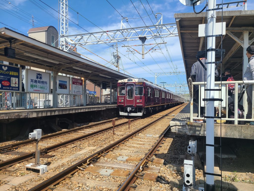 阪急今津線仁川駅に到着した臨時急行仁川ゆき