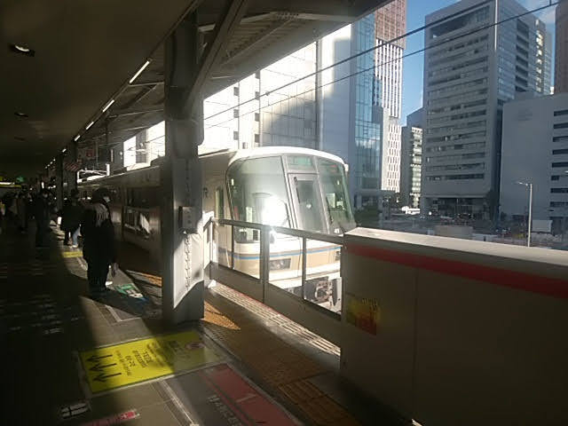 大阪駅に到着した大和路快速