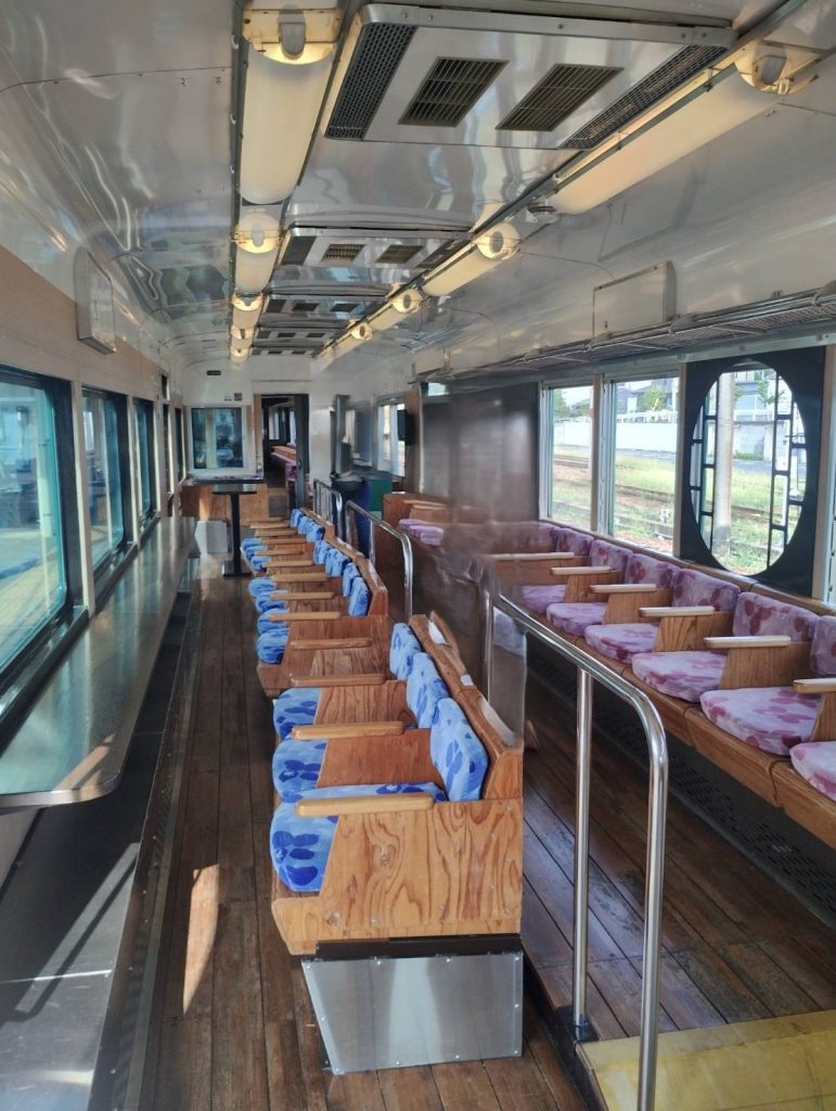 「天空」車内のワンビュー座席