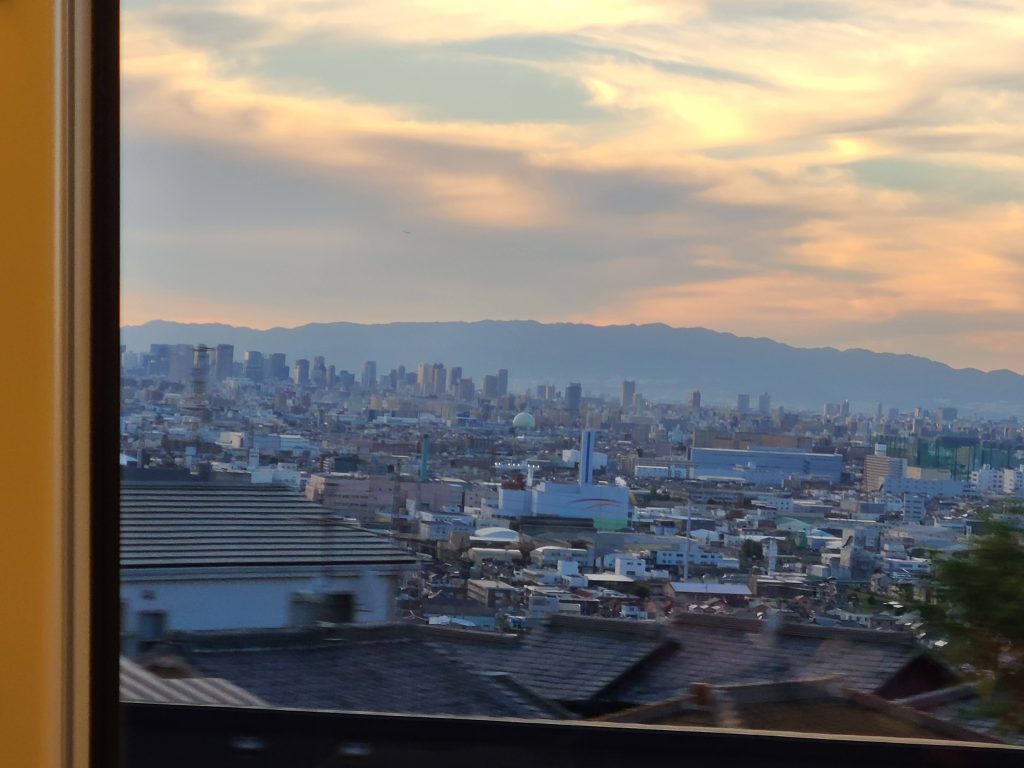 ひのとりから見た大阪平野の車窓