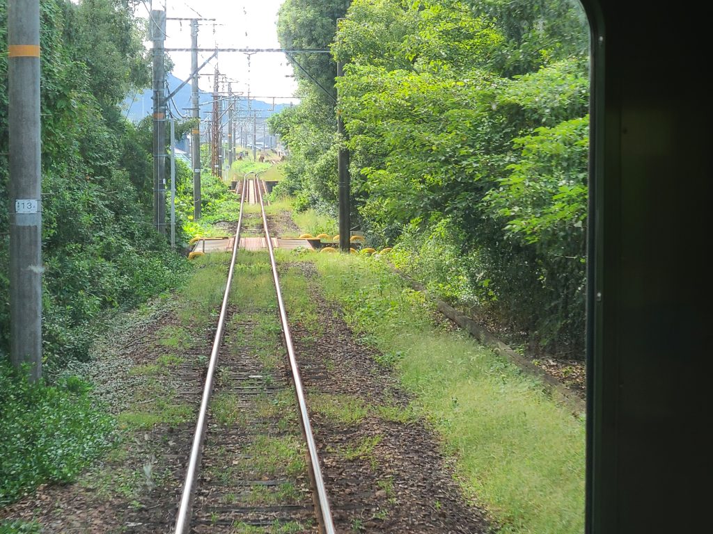 深日港駅から多奈川駅へ向かう前面車窓