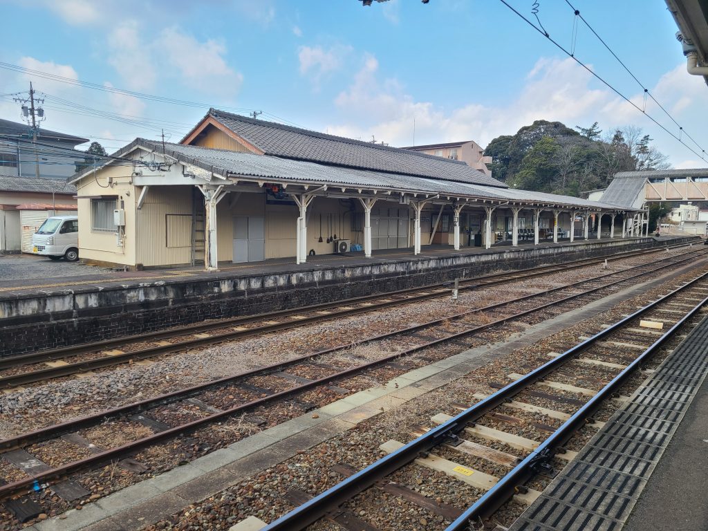 柘植駅の駅舎①