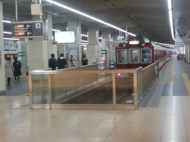 大阪阿部野橋に停車する急行・吉野ゆき