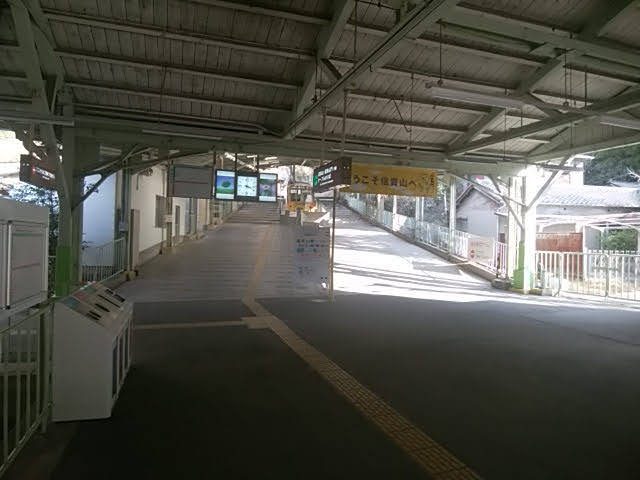 西信貴ケーブルへの乗換口