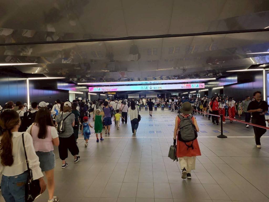 大阪関西万博開催時の夢洲駅通路