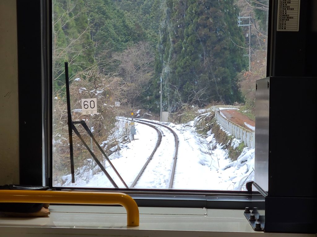 ＪＲ姫新線富原ー刑部間前面車窓