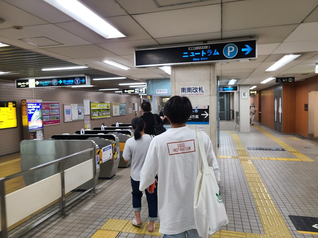 四つ橋線住之江公園駅の改札口