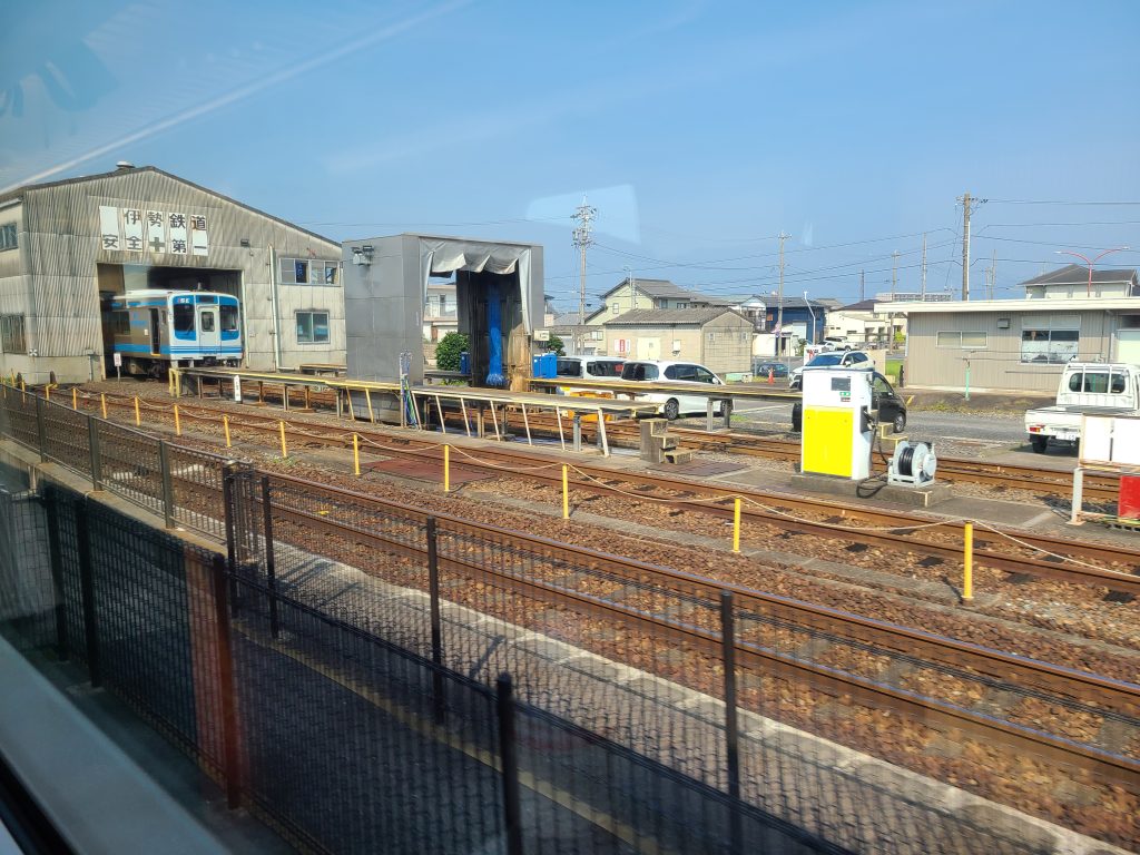 玉垣駅にある伊勢鉄道車庫