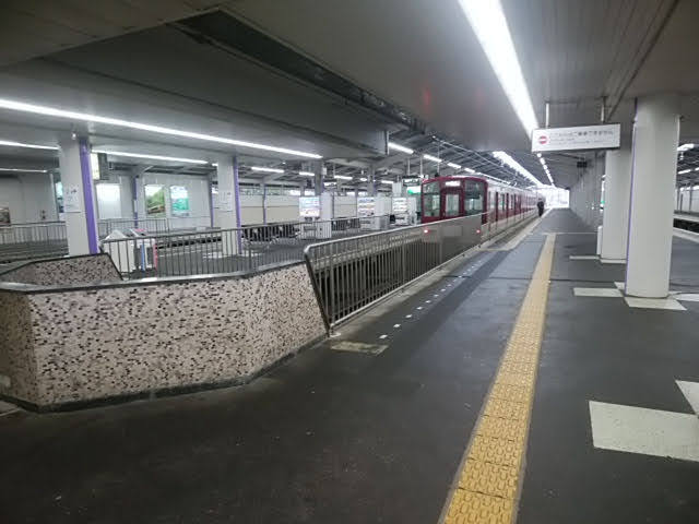 天理駅構内