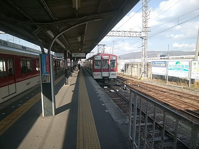 道明寺駅に停車する柏原ゆき電車