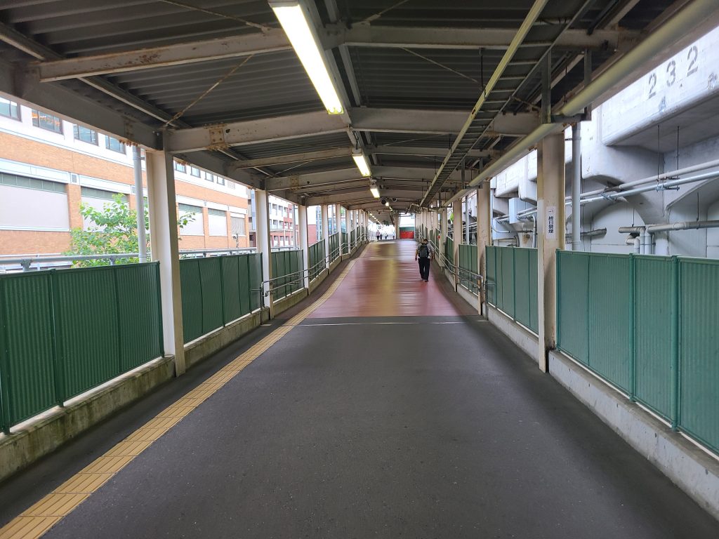 兵庫駅の和田岬支線への乗換通路