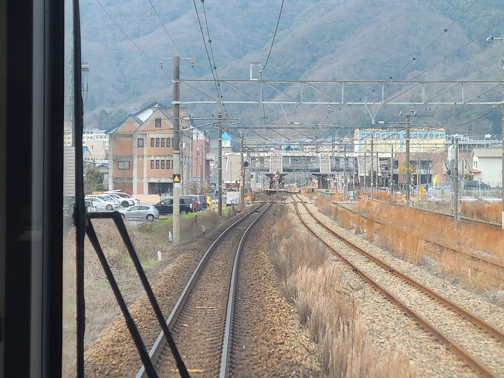 ＪＲ山陽本線瀬野駅前面車窓