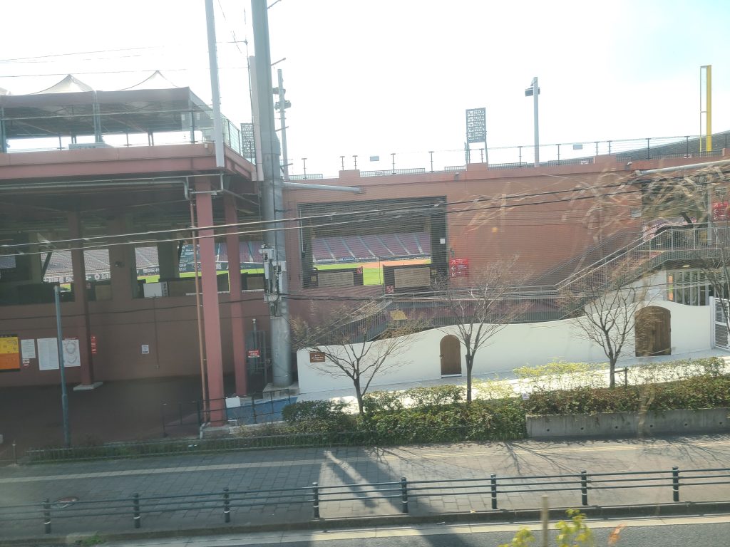 ＪＲ山陽本線広島駅手前のマツダスタジアム①