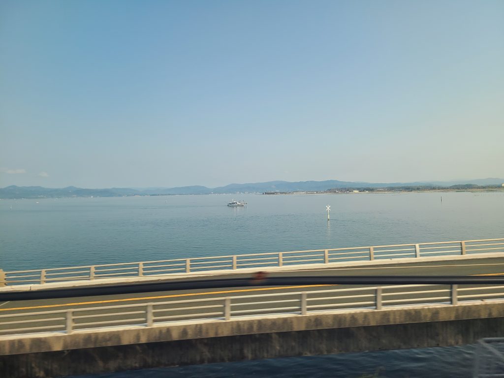 東海道新幹線（豊橋ー浜松間車窓）浜名湖