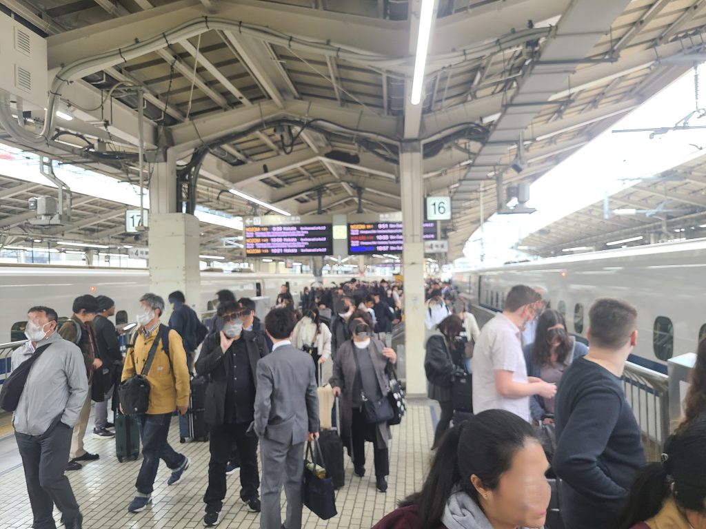 東海道新幹線東京駅ホーム