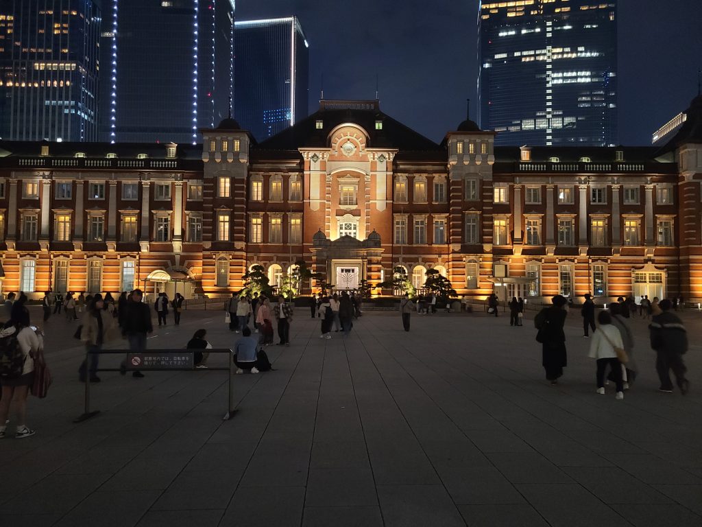 東京駅丸の内口夜景