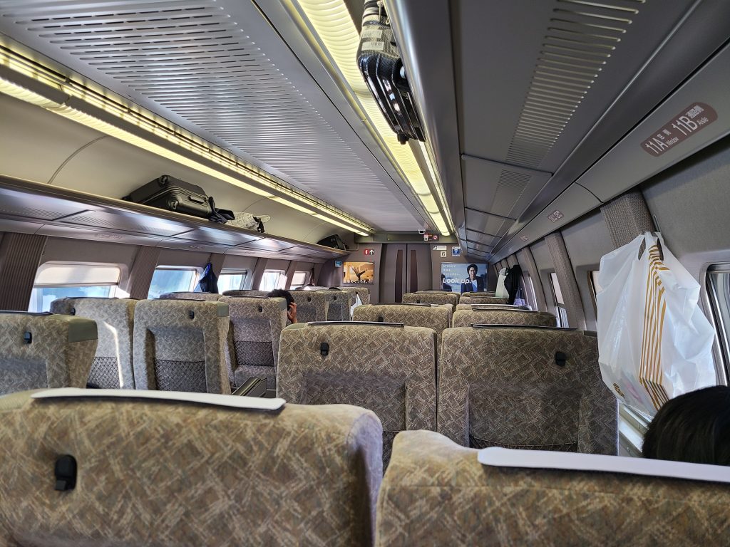 500系こだま6号車指定席車内