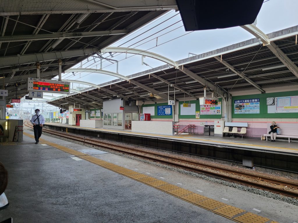 山陽電車垂水駅構内