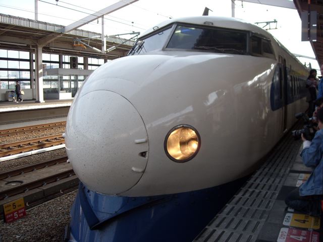 姫路駅に停車する0系こだま