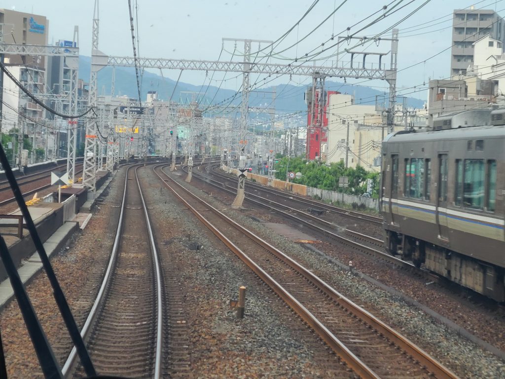 ＪＲ神戸線　三ノ宮駅付近の車窓