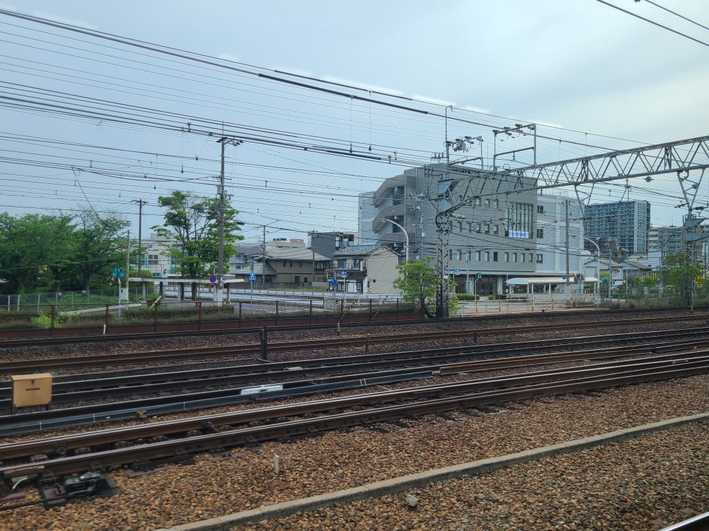 ＪＲ神戸線尼崎駅近くの車窓