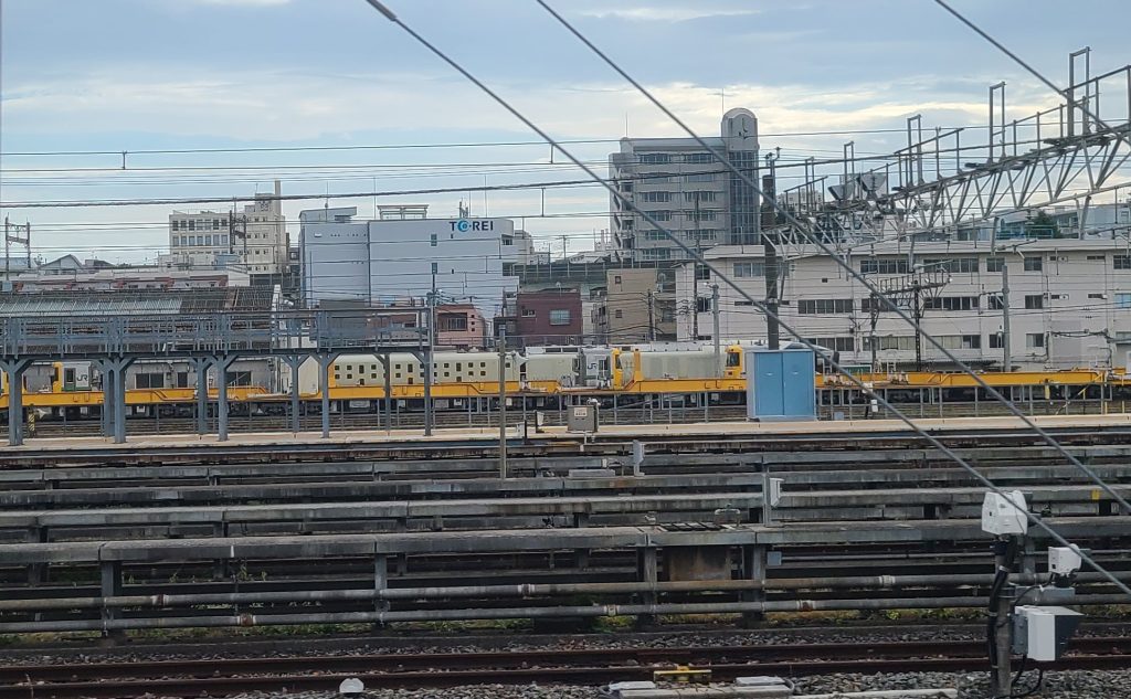 尾久車両センターに停車する「四季島」