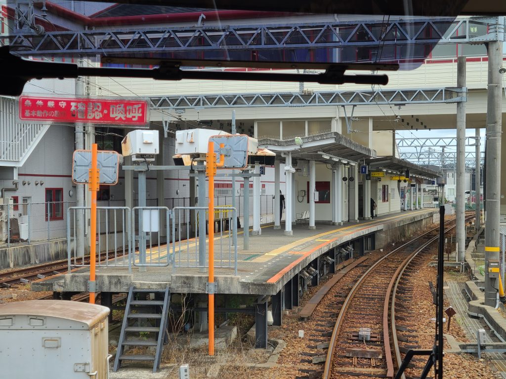 神戸電鉄粟生線（小野駅構内）車窓