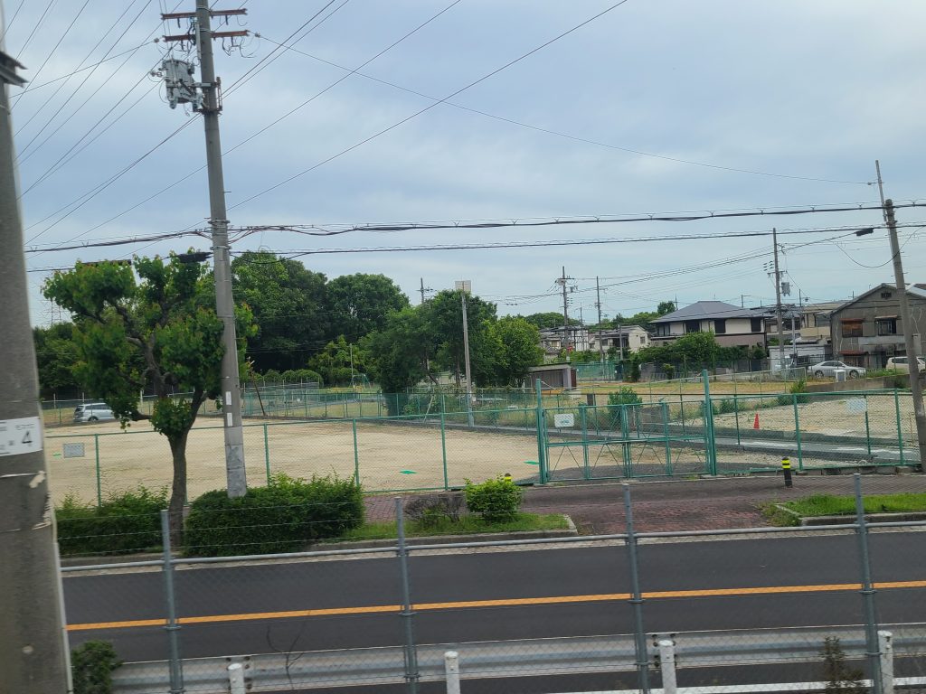 JR阪和線百舌鳥駅付近の車窓