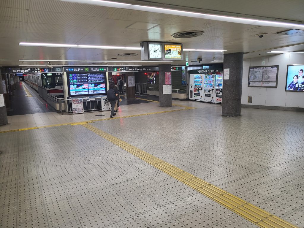 神戸高速鉄道南北線　新開地駅乗り換え通路