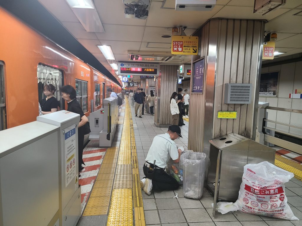 神戸高速鉄道・阪神電車：元町駅の構内写真