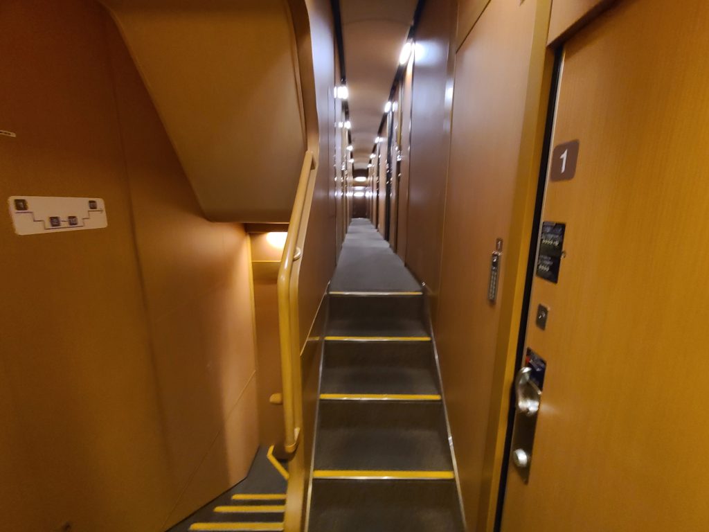 サンライズ出雲6号車通路
