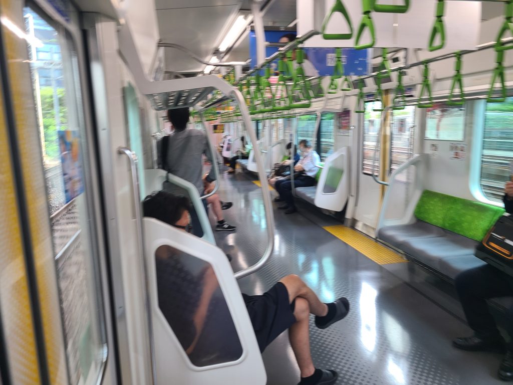 山手線内車内