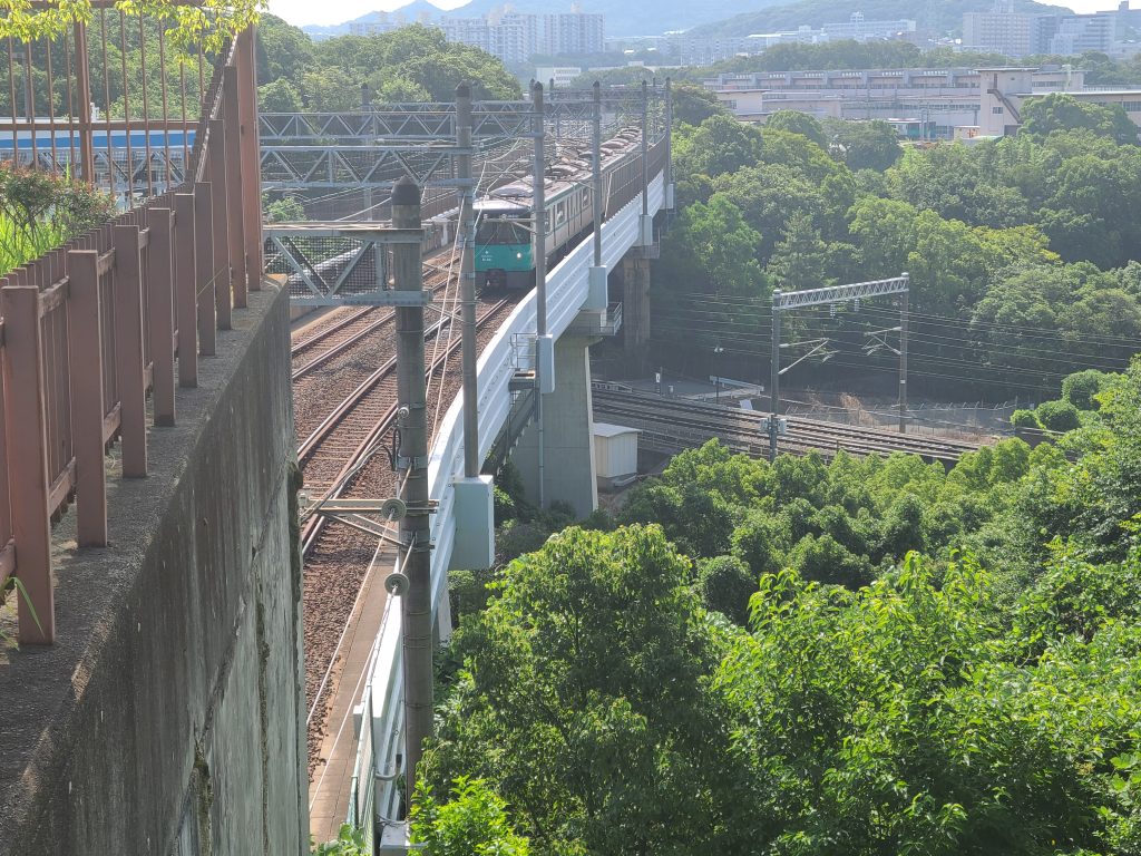 神戸市営地下鉄　名谷ー総合運動公園間を走行する西神中央ゆき