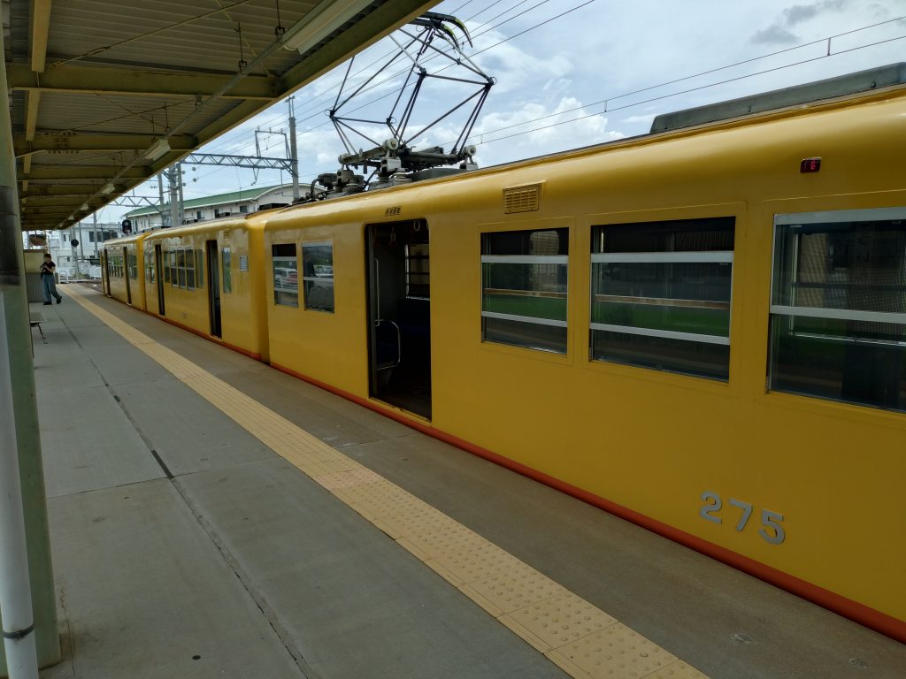 三岐鉄道北勢線東員駅に停車する西桑名ゆき列車