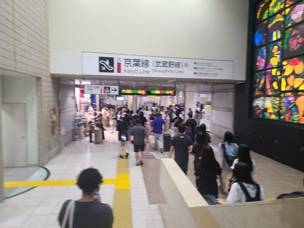 京葉線東京駅乗り場付近