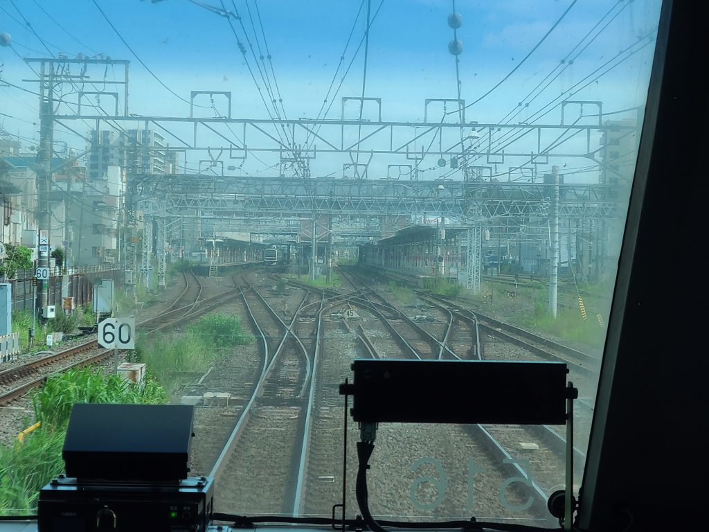 京葉線蘇我駅構内車窓
