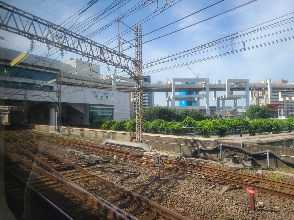 ＪＲ千葉駅到着直前の車窓