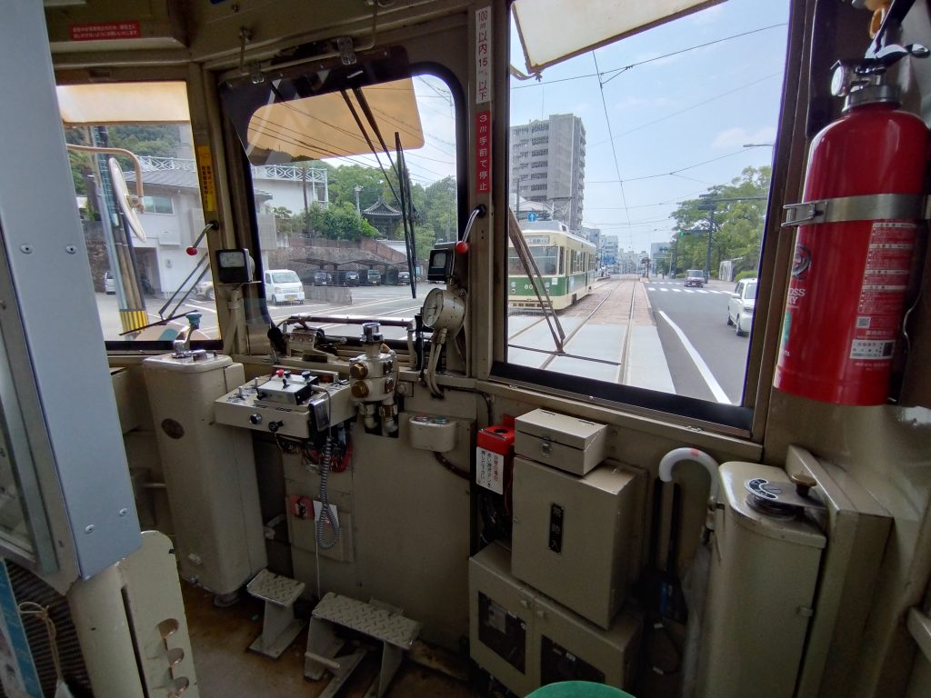 広島電鉄352系運転台