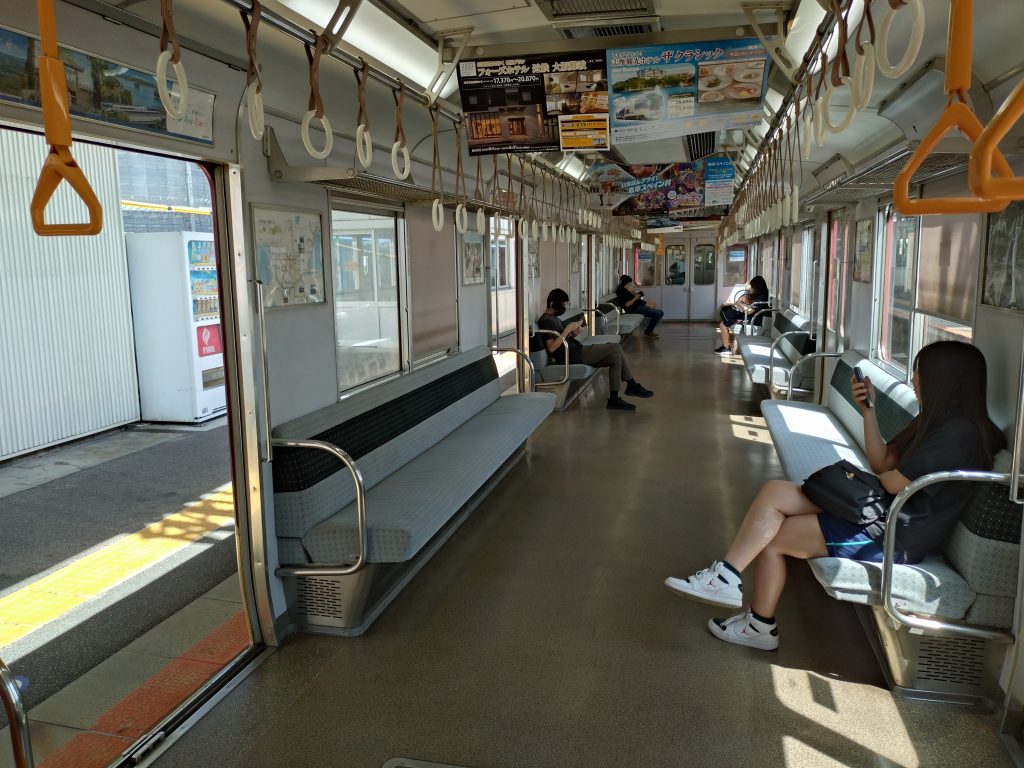 近鉄湯の山線列車内風景