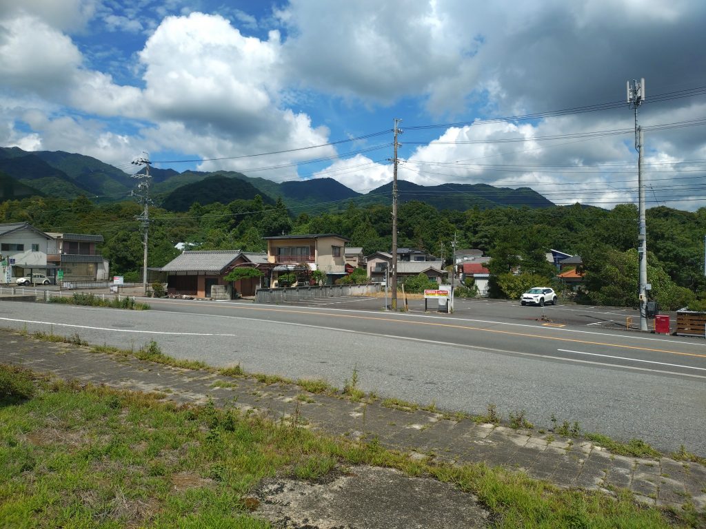 近鉄湯の山線大羽根園ｰ湯の山温泉駅間の車窓（鈴鹿山脈）