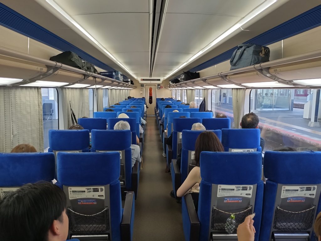 伊勢志摩ライナーのレギュラーシートの車内全体