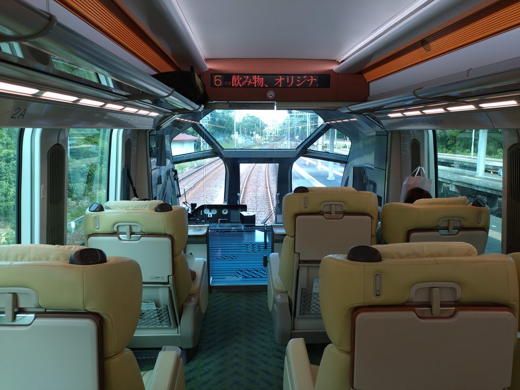 「しまかぜ」6号車プレミアムシート