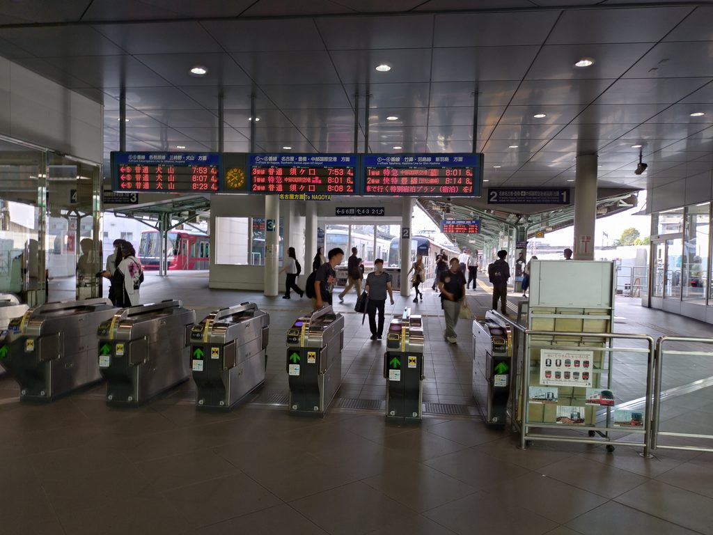 名鉄岐阜駅(名古屋本線ホームの改札口)