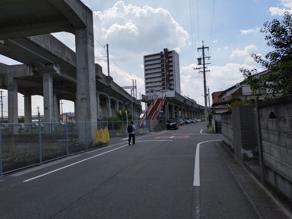 城北線勝川駅遠景（入口付近）