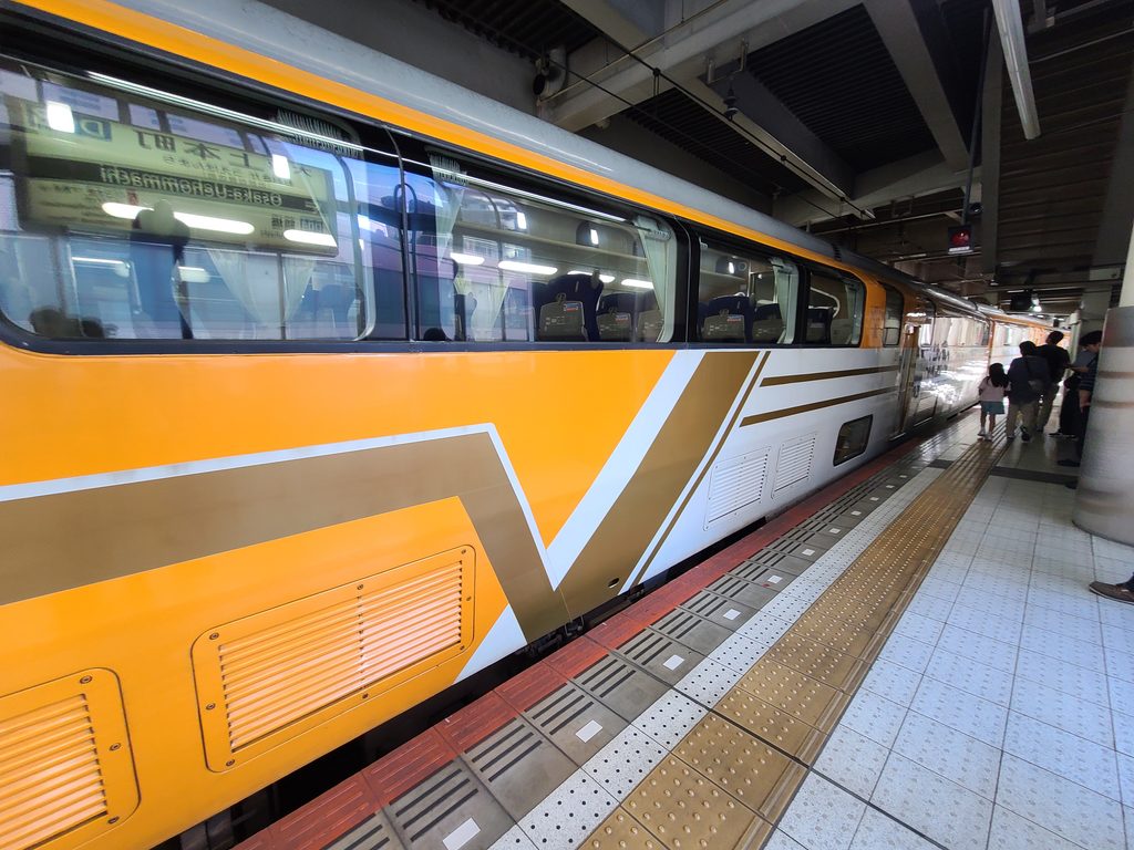近鉄30000系ビスタカー2階部分の写真(全体)
