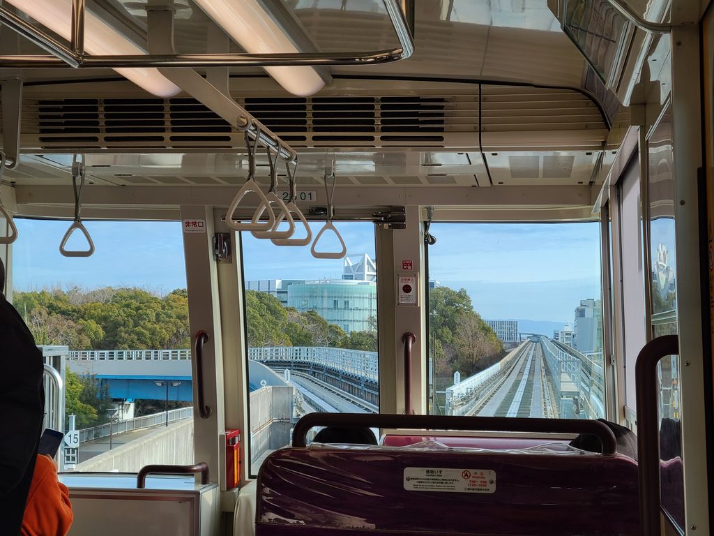 ポートライナー市民広場駅付近の分岐点車窓