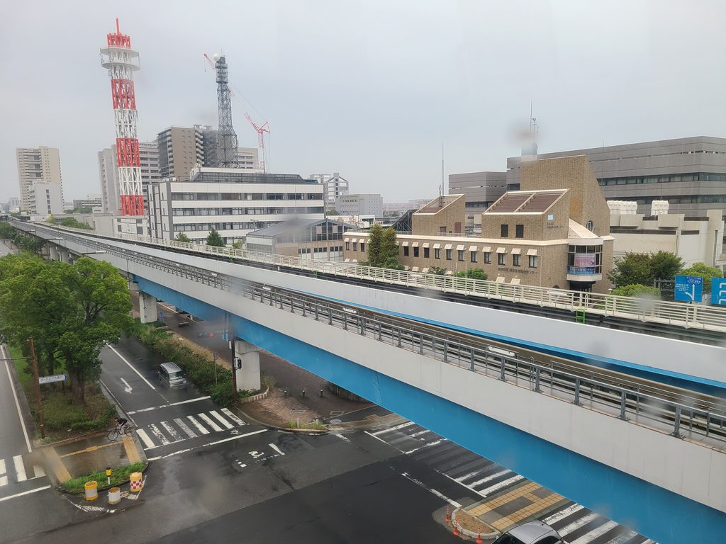 ポートライナー中公園付近の車窓