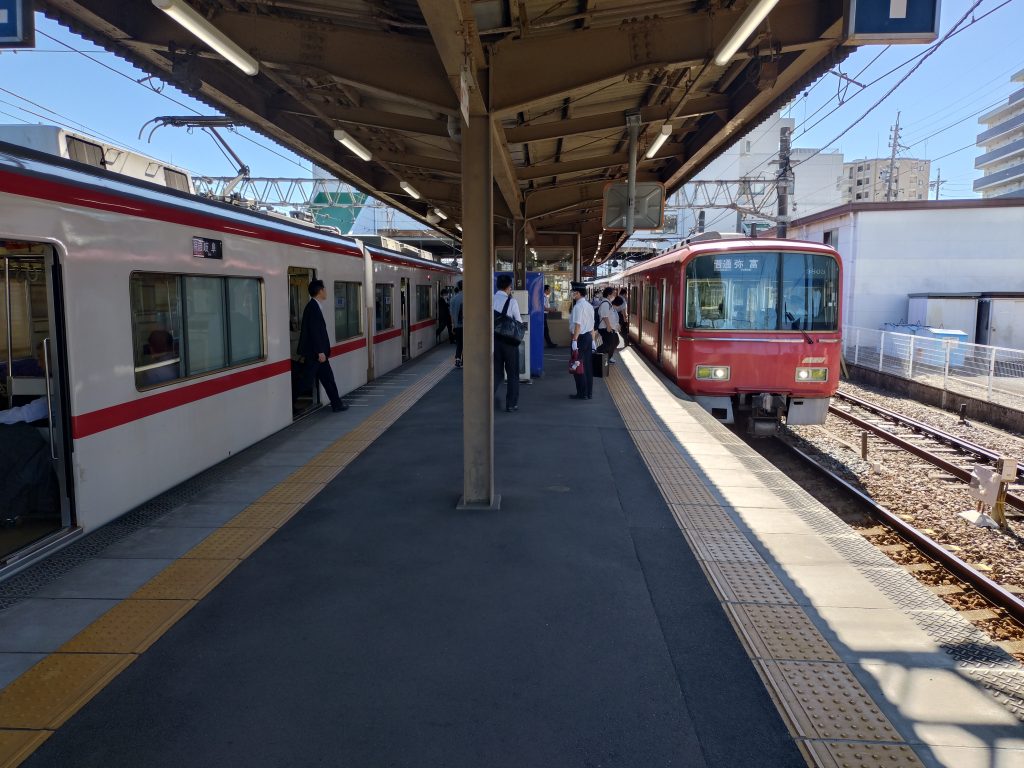 須ケ口駅に停車する津島線・尾西線経由弥富ゆき